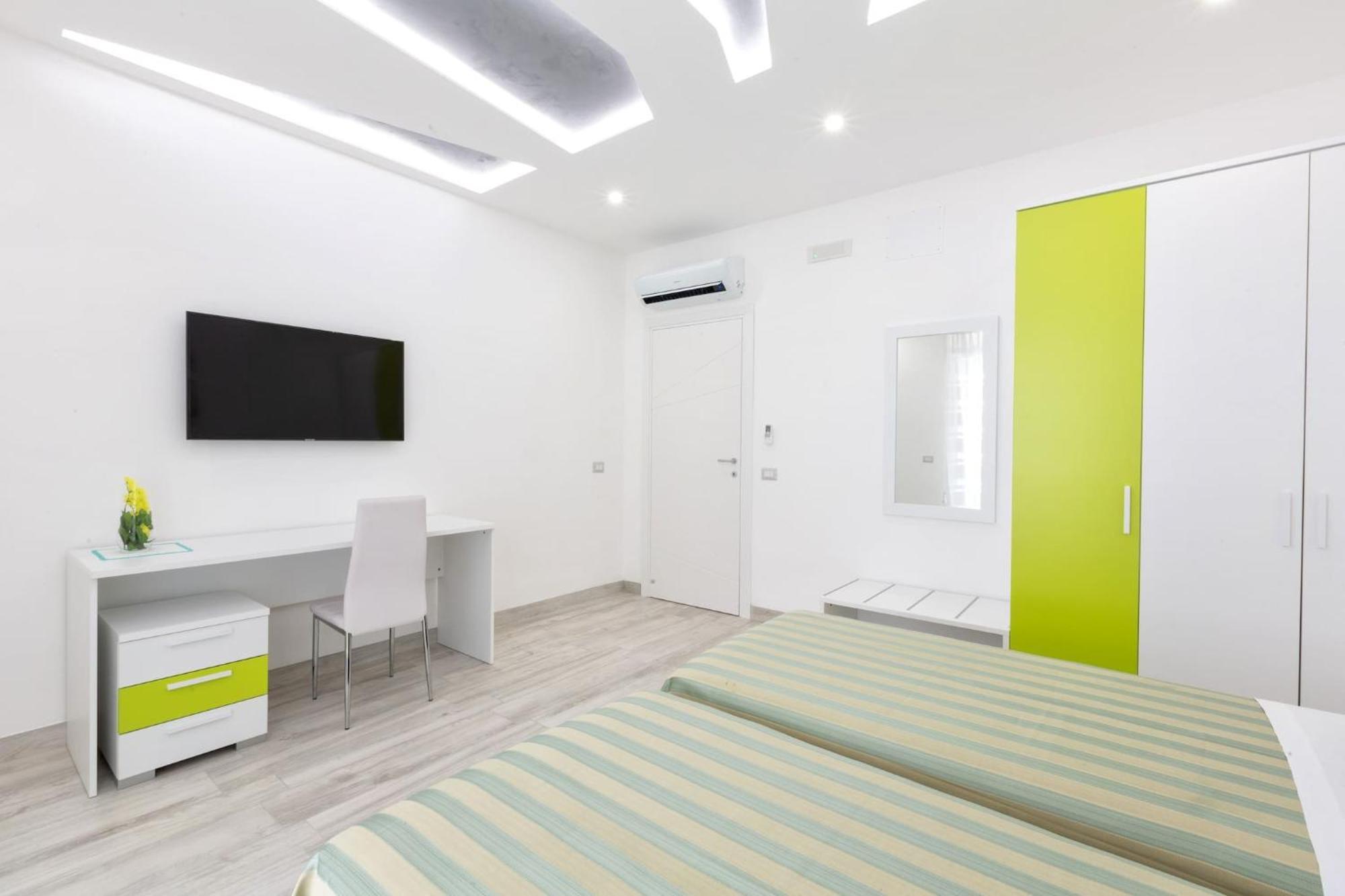 Sorrentovibes - New & Stylish Two Bedroom Apartment With Balconies Bagian luar foto