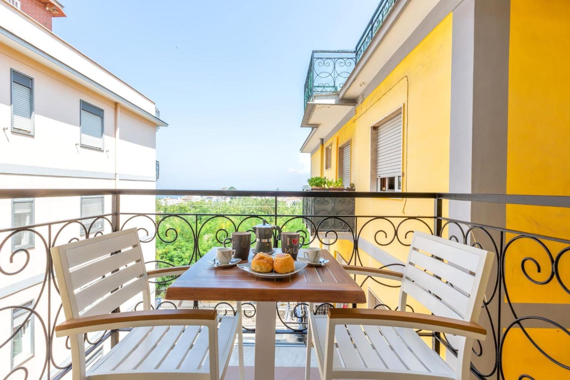 Sorrentovibes - New & Stylish Two Bedroom Apartment With Balconies Bagian luar foto